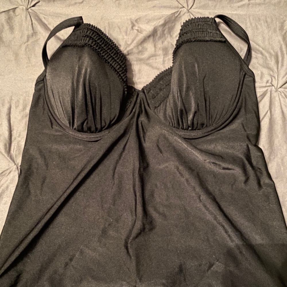 AMBRIELLE SWIM SUIT TOP